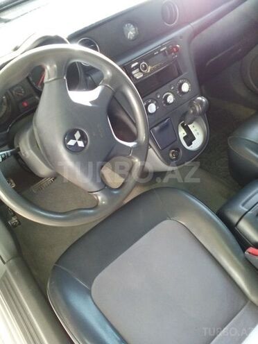 Mitsubishi Airtrek 2002, 300,000 km - 2.0 l - Bakı