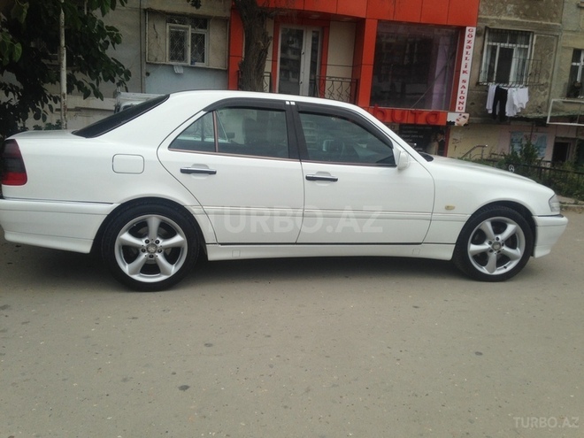 Mercedes C 240 2000, 230,000 km - 2.4 l - Bakı