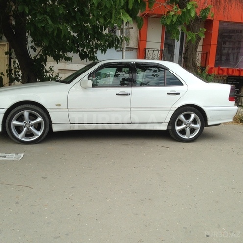 Mercedes C 240 2000, 230,000 km - 2.4 l - Bakı