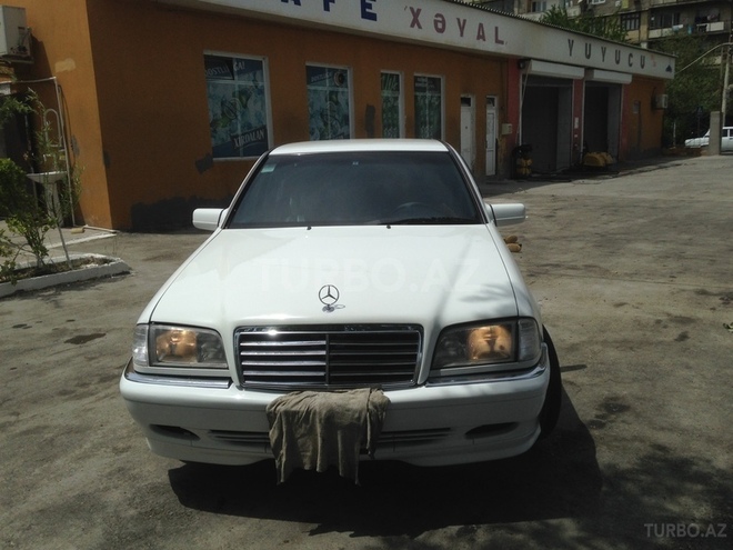 Mercedes C 240 2000, 230,000 km - 2.4 l - Bakı