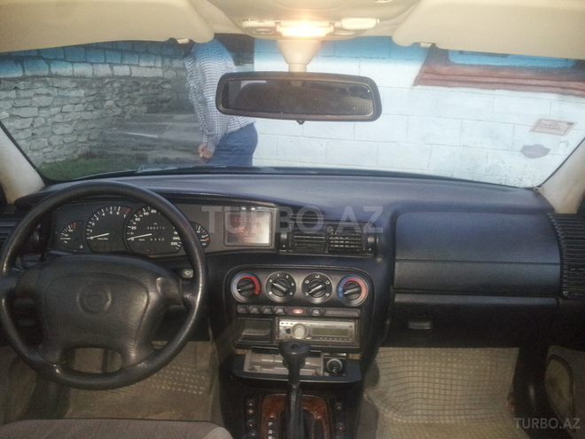 Opel Omega 1995, 299,275 km - 2.0 l - Ağstafa
