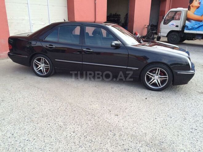 Mercedes E 240 1999, 230,000 km - 2.4 l - Bakı