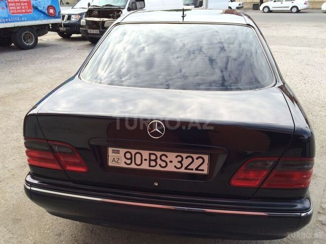 Mercedes E 240 1999, 230,000 km - 2.4 l - Bakı