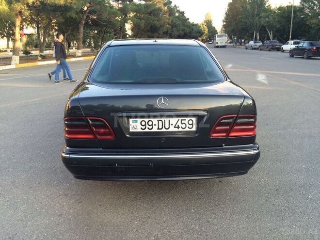 Mercedes E 220 2000, 208,954 km - 2.2 л - Sumqayıt