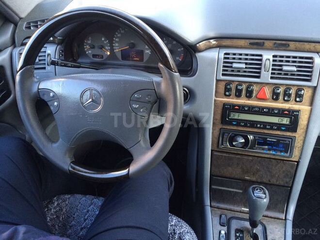 Mercedes E 220 2000, 208,954 km - 2.2 л - Sumqayıt