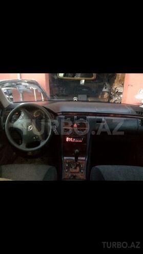 Mercedes E 240 1999, 230,000 km - 2.4 l - Bakı