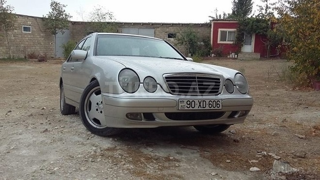 Mercedes E 220 2001, 330,003 km - 2.2 l - Bakı