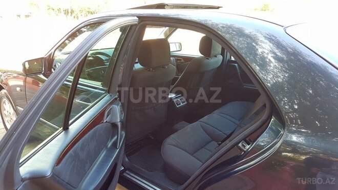 Mercedes E 240 1999, 259,000 km - 2.4 l - Bakı