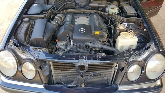 Mercedes E 240 1999, 259,000 km - 2.4 l - Bakı