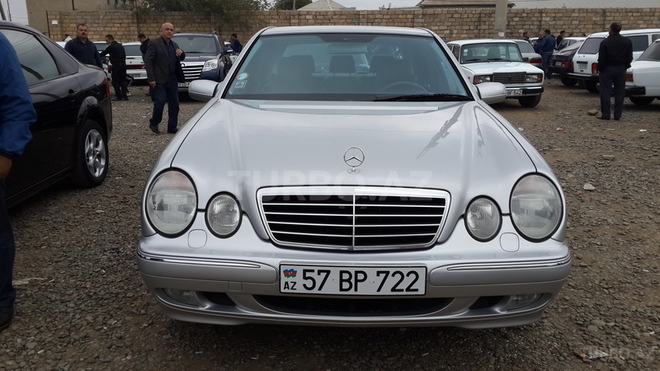 Mercedes E 240 2000, 159,000 km - 2.4 l - Gəncə
