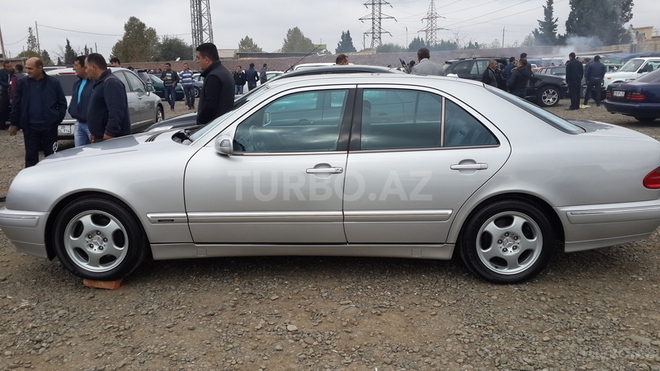 Mercedes E 240 2000, 159,000 km - 2.4 l - Gəncə