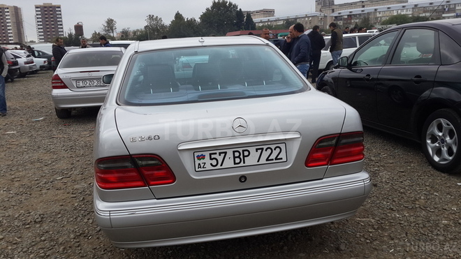 Mercedes E 240 2000, 159,000 km - 2.4 l - Gəncə