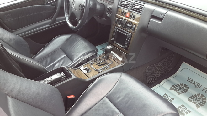 Mercedes E 240 2000, 159,000 km - 2.4 l - Gəncə