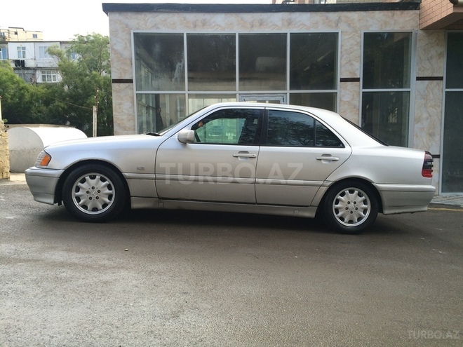 Mercedes C 180 1999, 135,600 km - 1.8 l - Bakı