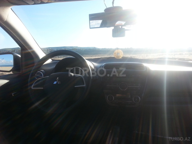 Mitsubishi Attrage 2014, 25,500 km - 1.2 л - Bakı