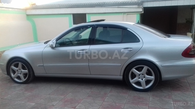 Mercedes E 220 2004, 240,000 km - 2.2 l - Ağcabədi