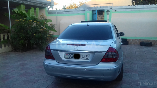 Mercedes E 220 2004, 240,000 km - 2.2 l - Ağcabədi