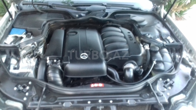 Mercedes E 220 2004, 240,000 km - 2.2 l - Ağcabədi
