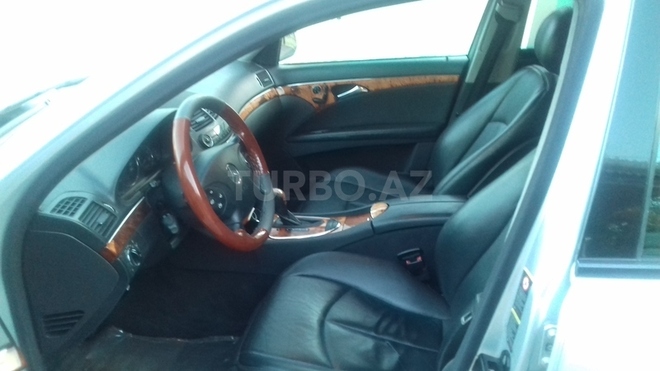 Mercedes E 220 2004, 240,000 km - 2.2 l - Ağcabədi