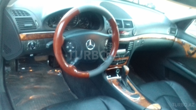 Mercedes E 220 2004, 240,000 km - 2.2 l - Ağcabədi