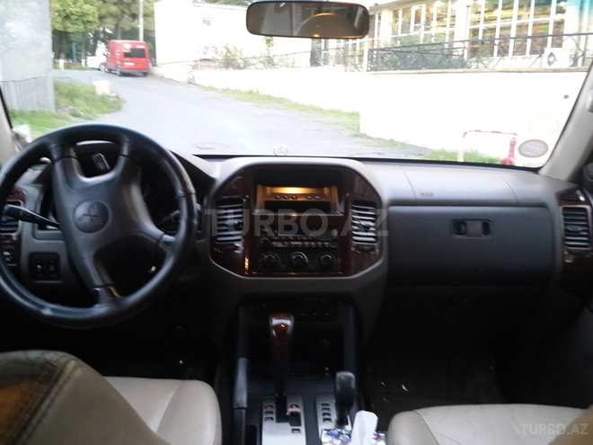 Mitsubishi Pajero 2005, 250,000 km - 3.0 л - Zaqatala