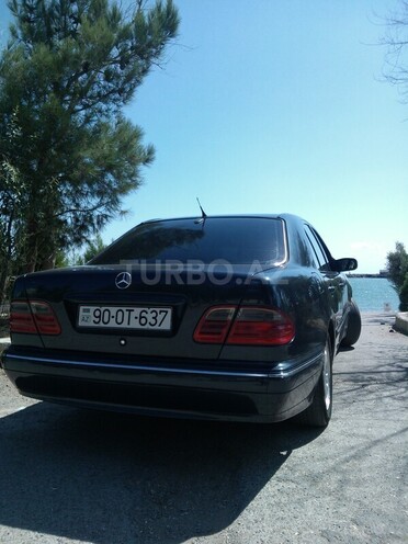 Mercedes E 220 2000, 313,000 km - 2.2 l - Bakı