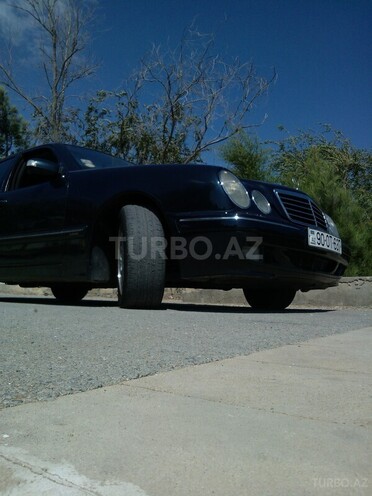 Mercedes E 220 2000, 313,000 km - 2.2 l - Bakı