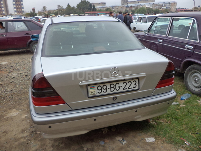 Mercedes C 180 1999, 200,000 km - 1.8 л - Gəncə