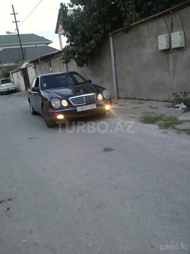 Mercedes E 220 1999, 316,000 km - 2.2 l - Bakı