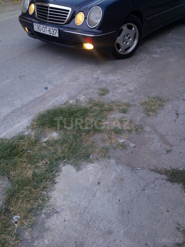 Mercedes E 220 1999, 316,000 km - 2.2 l - Bakı