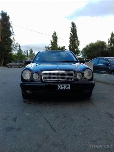 Mercedes E 280 1999, 245,000 km - 2.8 l - Bakı