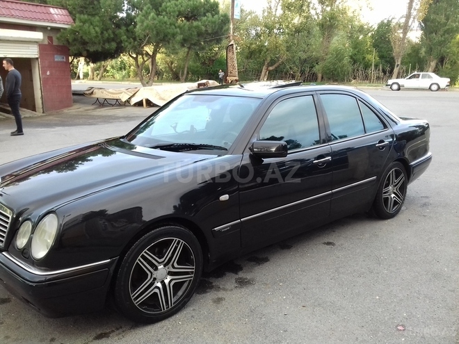 Mercedes E 280 1999, 245,000 km - 2.8 l - Bakı