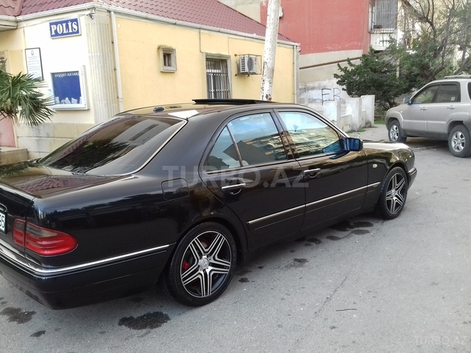Mercedes E 280 1999, 245,000 km - 2.8 l - Bakı