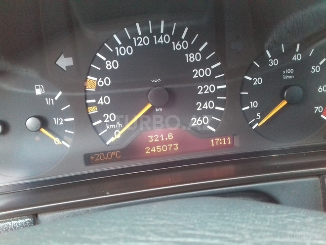 Mercedes E 280 1999, 245,000 km - 2.8 l - Bakı