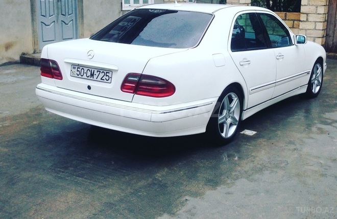 Mercedes E 220 2000, 311,000 km - 2.2 l - Quba