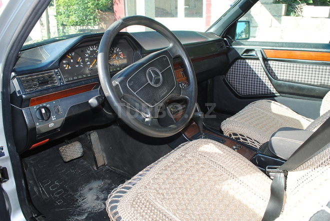 Mercedes E 200 1994, 467,850 km - 2.0 l - Bakı