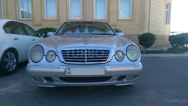 Mercedes E 270 2000, 300,000 km - 2.7 л - Bakı