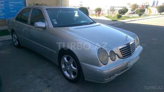 Mercedes E 270 2000, 300,000 km - 2.7 л - Bakı
