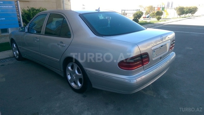 Mercedes E 270 2000, 300,000 km - 2.7 л - Bakı