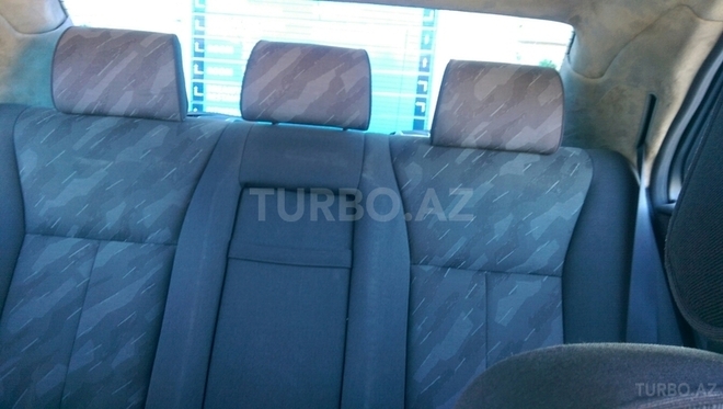 Mercedes E 270 2000, 300,000 km - 2.7 л - Bakı