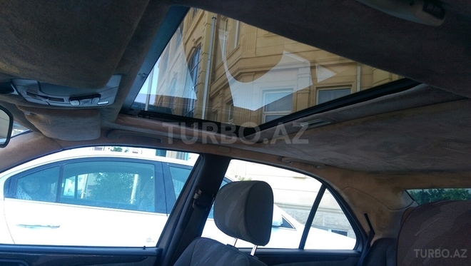 Mercedes E 270 2000, 300,000 km - 2.7 л - Bakı