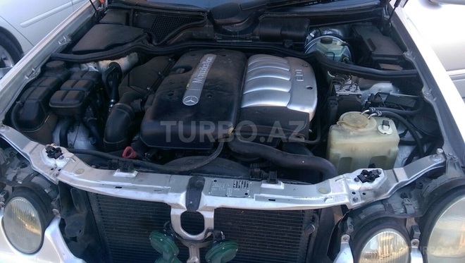 Mercedes E 270 2000, 300,000 km - 2.7 л - Bakı