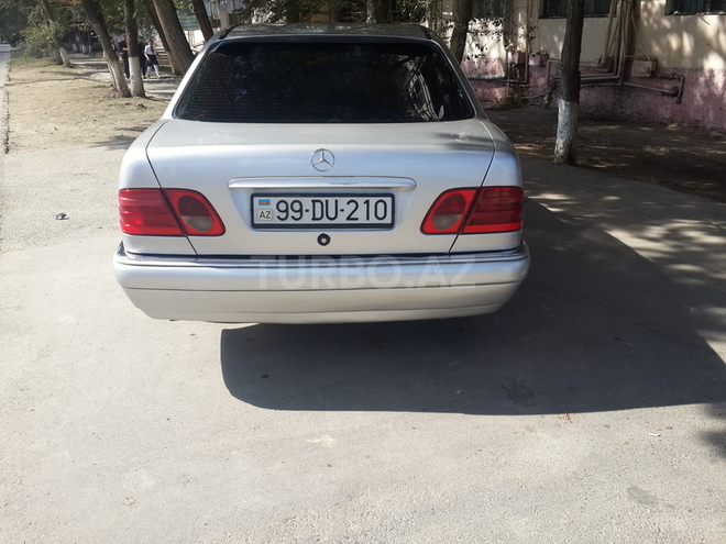 Mercedes E 220 1998, 150,000 km - 2.2 l - Sumqayıt