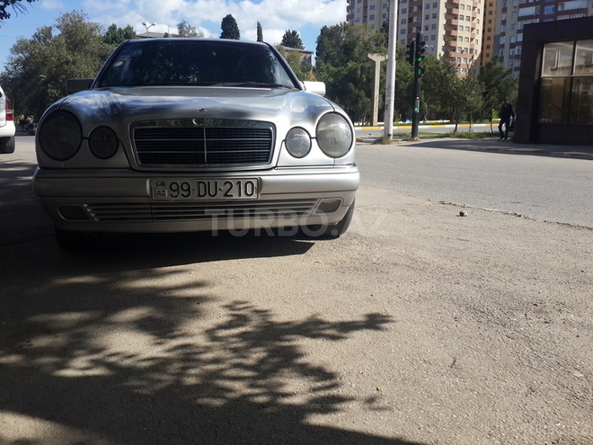 Mercedes E 220 1998, 150,000 km - 2.2 l - Sumqayıt