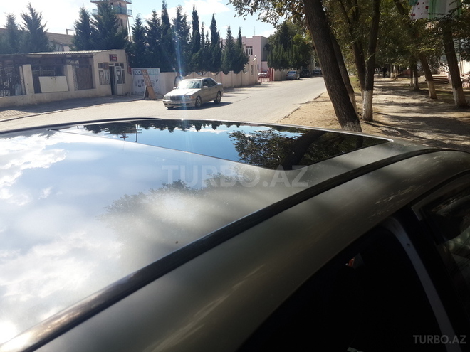 Mercedes E 220 1998, 150,000 km - 2.2 l - Sumqayıt