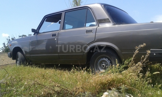 LADA (VAZ) 2107 1992, 255,536 km - 0.2 l - Salyan