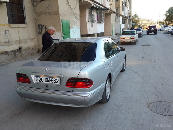 Mercedes E 220 2000, 193,775 km - 2.2 l - Bakı