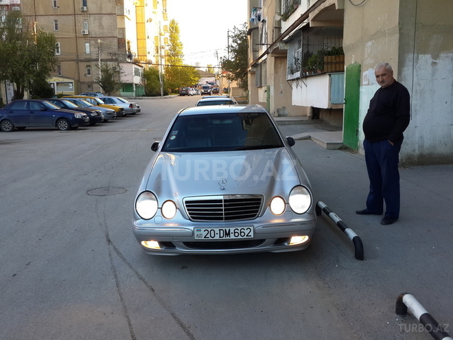 Mercedes E 220 2000, 193,775 km - 2.2 l - Bakı
