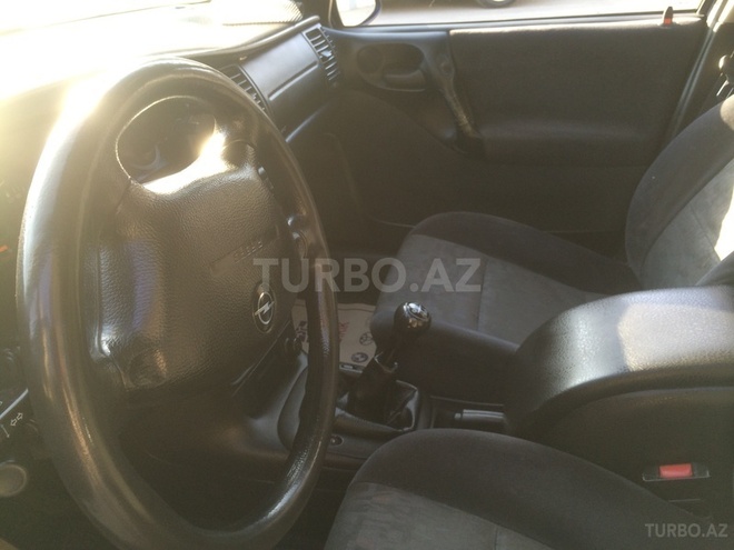 Opel Vectra 1997, 390,000 km - 2.0 l - Bakı