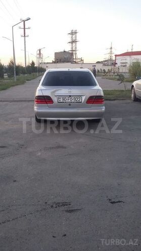 Mercedes E 200 2000, 301,200 km - 2.0 l - Bakı